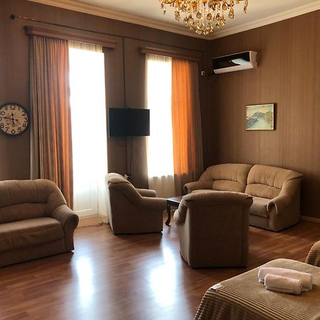 קוטאיסי Bookinist Apartment מראה חיצוני תמונה