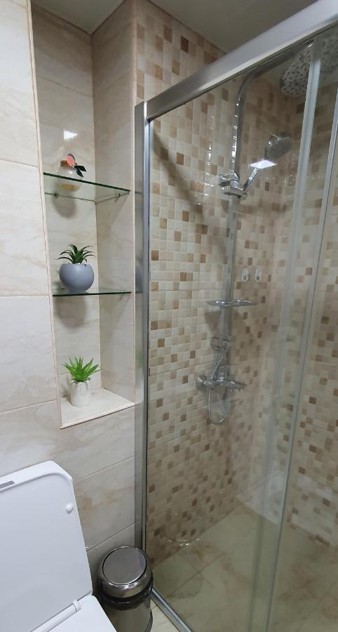 קוטאיסי Bookinist Apartment מראה חיצוני תמונה