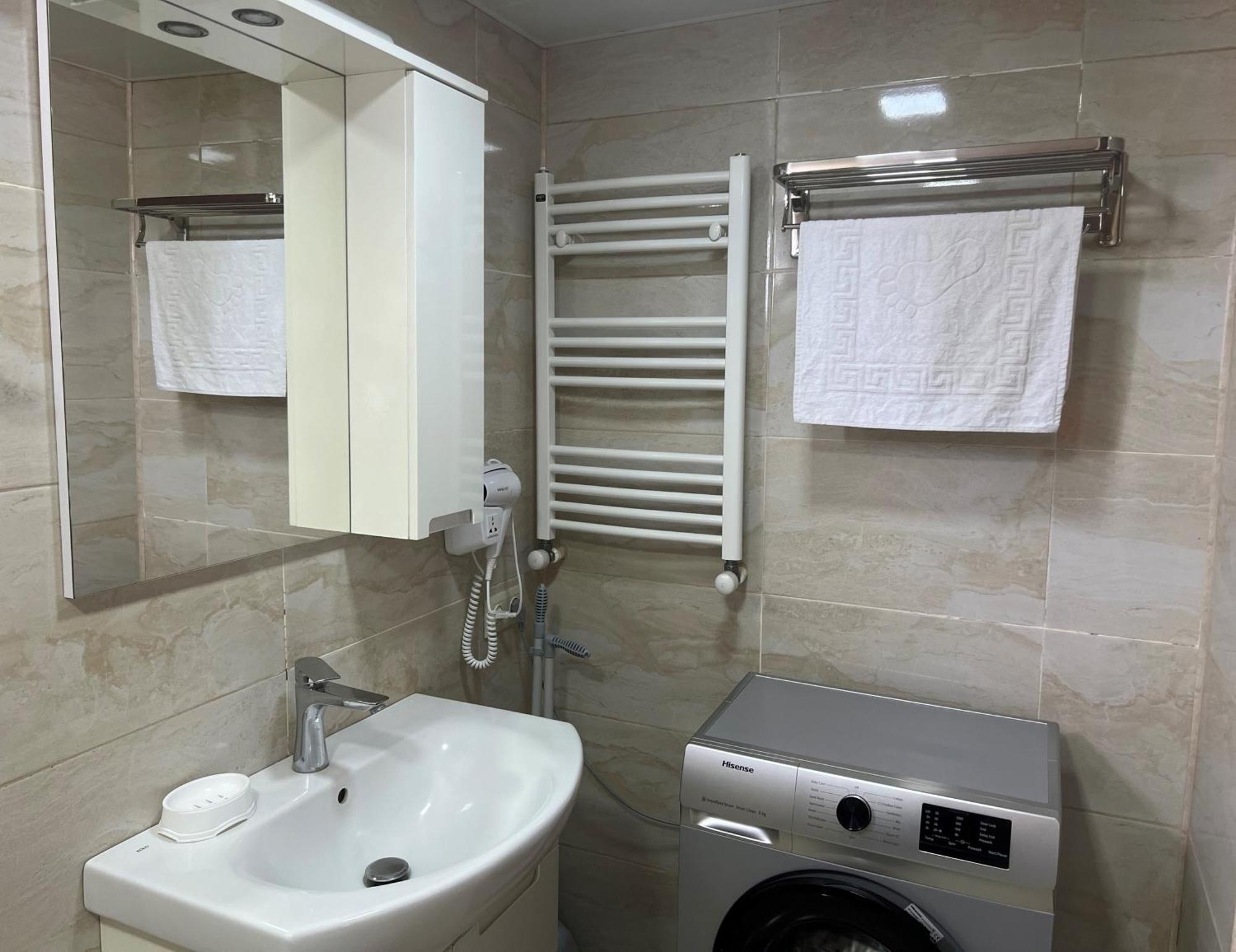 קוטאיסי Bookinist Apartment מראה חיצוני תמונה